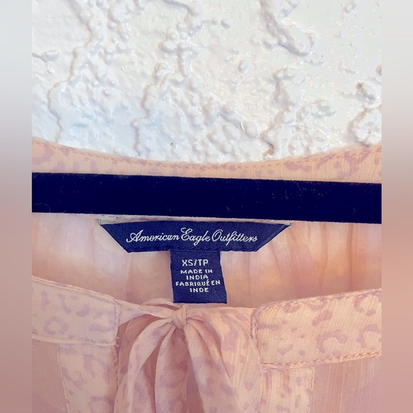 Sheer peach American Eagle 3/4 sleeve blouse size XS - Picture 3 of 3